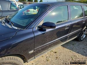 Gebruikte Portier 4Deurs links-voor Volvo V70 (SW) 2.5 T 20V AWD Prijs € 105,00 Margeregeling aangeboden door Auto- en demontagebedrijf Eindewege