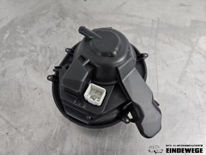 Gebruikte Chaufage Ventilatiemotor Volvo V70 (SW) 2.5 T 20V AWD Prijs € 30,00 Margeregeling aangeboden door Auto- en demontagebedrijf Eindewege