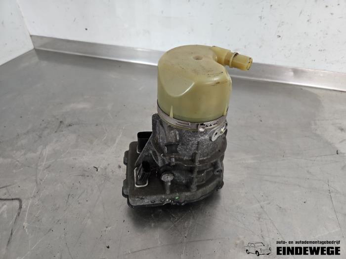 Gebruikte Pomp Servo Renault Vel Satis (BJ) 3.5 V6 24V Autom. Prijs € 88,50 Margeregeling aangeboden door Auto- en demontagebedrijf Eindewege