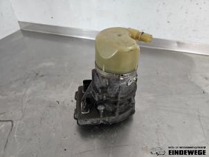 Gebruikte Pomp Servo Renault Vel Satis (BJ) 3.5 V6 24V Autom. Prijs € 88,50 Margeregeling aangeboden door Auto- en demontagebedrijf Eindewege