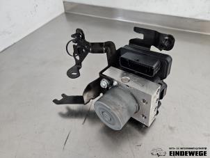 Gebruikte ABS Pomp Renault Captur II (RJB) 1.6 E-Tech 160 Prijs € 210,00 Margeregeling aangeboden door Auto- en demontagebedrijf Eindewege