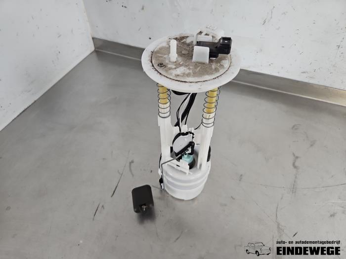 Gebruikte Tank element Pomp Renault Captur II (RJB) 1.6 E-Tech 160 Prijs € 88,50 Margeregeling aangeboden door Auto- en demontagebedrijf Eindewege