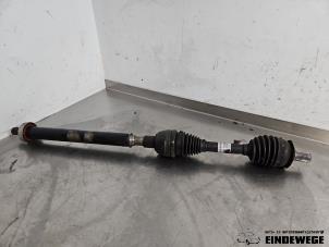 Gebruikte Steekas rechts-voor Mercedes B (W246) 1.6 B-180 BlueEFFICIENCY Turbo 16V Prijs € 105,00 Margeregeling aangeboden door Auto- en demontagebedrijf Eindewege