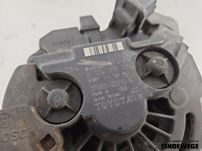 Dynamo van een Toyota Corolla (E12) 1.4 16V VVT-i 2002