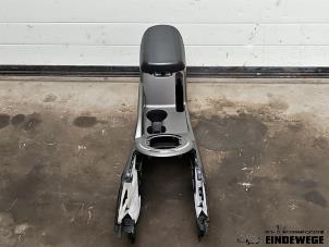 Gebruikte Armleuning Kia Sportage (SL) 1.6 GDI 16V 4x2 Prijs € 105,00 Margeregeling aangeboden door Auto- en demontagebedrijf Eindewege