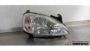 Gebruikte Koplamp rechts Opel Corsa C Prijs op aanvraag aangeboden door Auto- en demontagebedrijf Eindewege