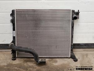 Gebruikte Radiateur Renault Kadjar (RFEH) 1.5 dCi DPF Prijs € 35,00 Margeregeling aangeboden door Auto- en demontagebedrijf Eindewege