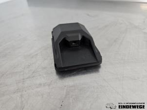 Gebruikte Camera voorzijde Renault Kadjar (RFEH) 1.5 dCi DPF Prijs € 105,00 Margeregeling aangeboden door Auto- en demontagebedrijf Eindewege
