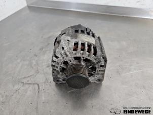 Gebruikte Dynamo Renault Trafic New (FL) 1.9 dCi 82 16V Prijs € 52,50 Margeregeling aangeboden door Auto- en demontagebedrijf Eindewege