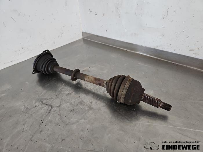 Gebruikte Aandrijfas links-voor Renault Trafic New (FL) 1.9 dCi 82 16V Prijs € 52,50 Margeregeling aangeboden door Auto- en demontagebedrijf Eindewege