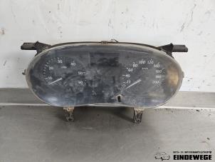 Gebruikte Instrumentenpaneel Renault Trafic New (FL) 1.9 dCi 82 16V Prijs € 35,00 Margeregeling aangeboden door Auto- en demontagebedrijf Eindewege