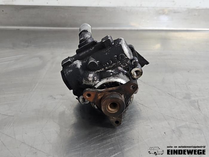 Gebruikte Pomp Servo Renault Master II (JD) 2.5 dCi 120 FAP Prijs € 40,00 Margeregeling aangeboden door Auto- en demontagebedrijf Eindewege