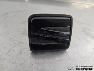 Gebruikte Achterklep Handgreep Seat Leon ST (5FF) 1.8 TSI Ecomotive 16V Prijs € 30,00 Margeregeling aangeboden door Auto- en demontagebedrijf Eindewege