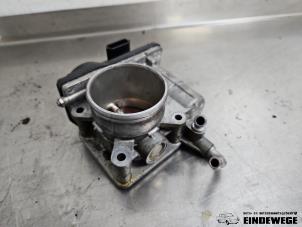 Gebruikte Gasklephuis Dacia Duster (SR) 1.6 16V Prijs € 52,50 Margeregeling aangeboden door Auto- en demontagebedrijf Eindewege