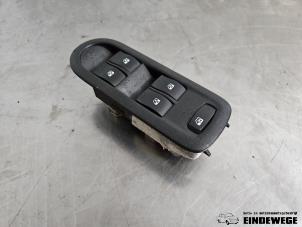 Gebruikte Combischakelaar ramen Renault Megane II Grandtour (KM) 1.5 dCi 105 Prijs € 25,00 Margeregeling aangeboden door Auto- en demontagebedrijf Eindewege