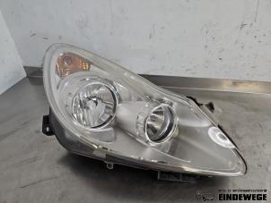 Gebruikte Koplamp links Opel Corsa D 1.0 Prijs € 40,00 Margeregeling aangeboden door Auto- en demontagebedrijf Eindewege