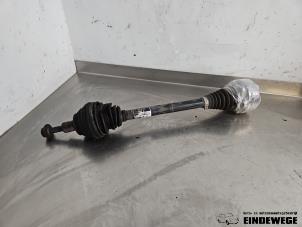 Gebruikte Aandrijfas links-voor Skoda Yeti (5LAC) 1.2 TSI 16V Prijs € 40,00 Margeregeling aangeboden door Auto- en demontagebedrijf Eindewege