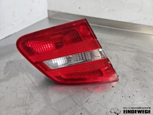 Gebruikte Achterlicht links Mercedes B (W246) 1.6 B-180 BlueEFFICIENCY Turbo 16V Prijs € 25,00 Margeregeling aangeboden door Auto- en demontagebedrijf Eindewege