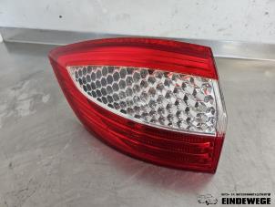 Gebruikte Achterlicht links Ford Mondeo IV Wagon 2.0 16V Prijs € 35,00 Margeregeling aangeboden door Auto- en demontagebedrijf Eindewege
