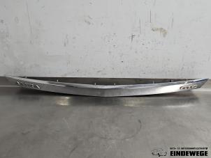 Gebruikte Sierlijst achterklep Opel Astra H GTC (L08) 1.8 16V Prijs € 40,00 Margeregeling aangeboden door Auto- en demontagebedrijf Eindewege