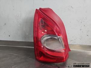 Gebruikte Achterlicht links Renault Twingo II (CN) 1.5 dCi 90 FAP Prijs € 25,00 Margeregeling aangeboden door Auto- en demontagebedrijf Eindewege