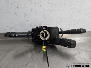 Gebruikte Combischakelaar Stuurkolom Renault Twingo II (CN) 1.5 dCi 90 FAP Prijs € 35,00 Margeregeling aangeboden door Auto- en demontagebedrijf Eindewege