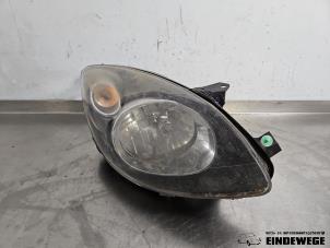 Gebruikte Rechter Koplamp Renault Twingo II (CN) 1.5 dCi 90 FAP Prijs € 52,50 Margeregeling aangeboden door Auto- en demontagebedrijf Eindewege