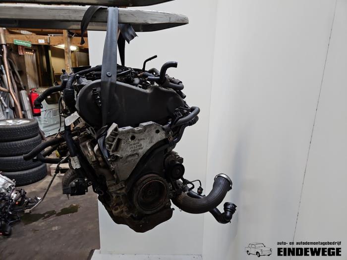 Motor van een Volkswagen Passat (362) 2.0 TDI 16V 140 2012