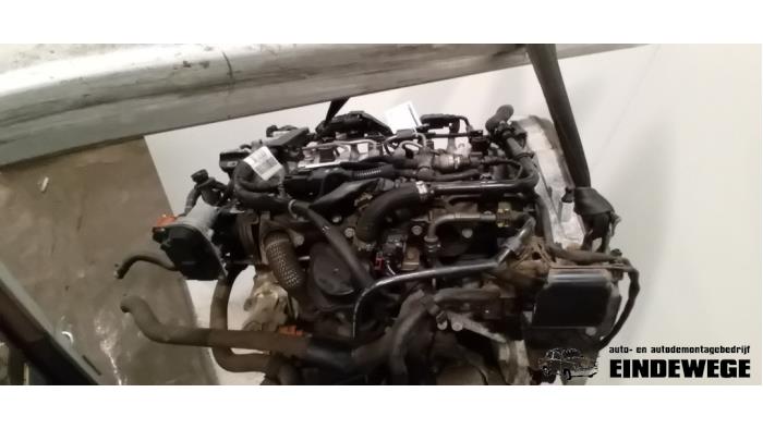 Motor van een Opel Insignia 2.0 CDTI 16V 140 ecoFLEX 2015
