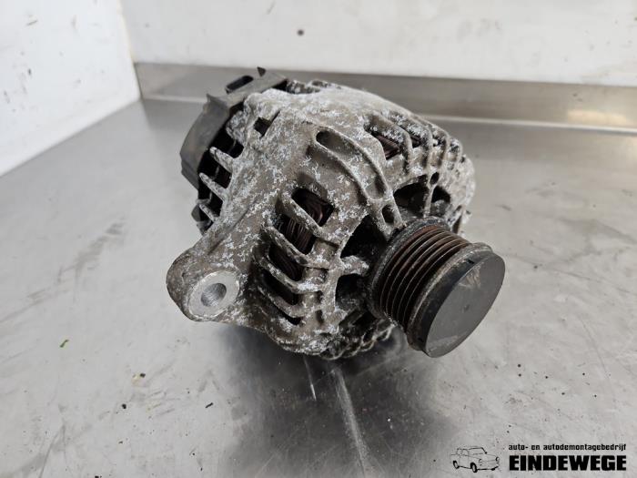 Dynamo van een Opel Insignia 2.0 CDTI 16V 140 ecoFLEX 2015