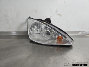 Gebruikte Rechter Koplamp Ford Focus 1 Wagon 1.6 16V Prijs € 26,25 Margeregeling aangeboden door Auto- en demontagebedrijf Eindewege