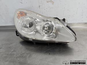 Gebruikte Rechter Koplamp Opel Corsa D 1.4 16V Twinport Prijs € 52,50 Margeregeling aangeboden door Auto- en demontagebedrijf Eindewege