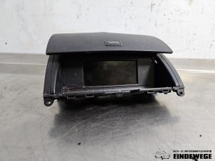Gebruikte Display Interieur Mercedes C (W204) 2.2 C-200 CDI 16V Prijs € 52,50 Margeregeling aangeboden door Auto- en demontagebedrijf Eindewege