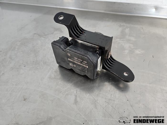 Gebruikte ABS Pomp Chevrolet Spark (M300) 1.0 16V Bifuel Prijs € 40,00 Margeregeling aangeboden door Auto- en demontagebedrijf Eindewege