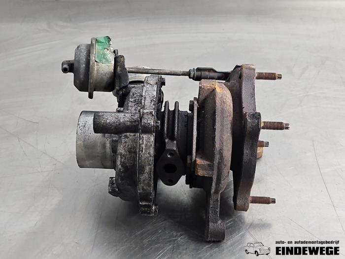 Gebruikte Turbo Renault Master II (JD) 2.5 dCi 120 FAP Prijs € 105,00 Margeregeling aangeboden door Auto- en demontagebedrijf Eindewege