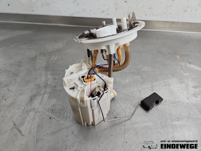 Gebruikte Tank element Pomp Audi A4 (B8) 2.0 TDI 16V Prijs € 30,00 Margeregeling aangeboden door Auto- en demontagebedrijf Eindewege