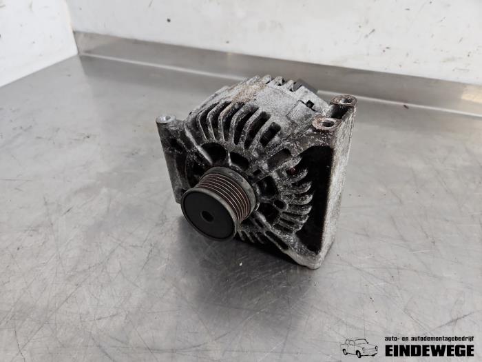 Gebruikte Dynamo Mercedes B (W245) 1.7 B-180 16V Prijs € 315,00 Margeregeling aangeboden door Auto- en demontagebedrijf Eindewege
