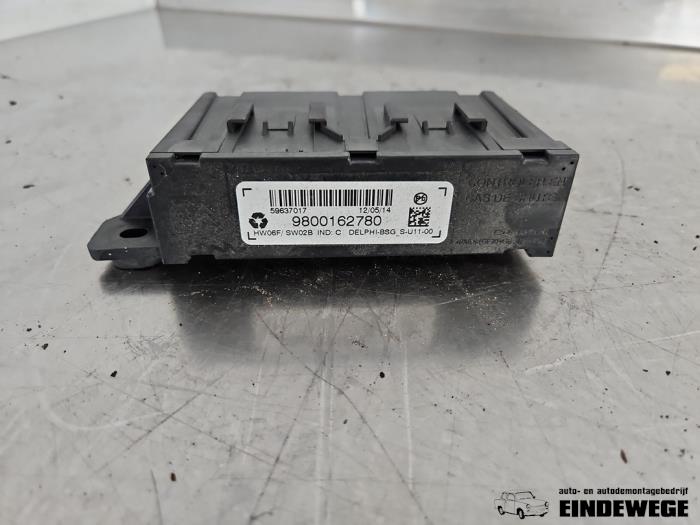 Computer Body Control van een Citroën C4 Grand Picasso (3A) 1.6 16V VTi 120 2014