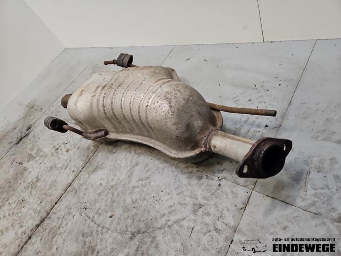 Uitlaat Einddemper van een Opel Zafira (F75) 1.8 16V 2000