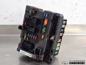 Gebruikte Zekeringkast Peugeot 307 CC (3B) 2.0 16V Prijs € 52,50 Margeregeling aangeboden door Auto- en demontagebedrijf Eindewege