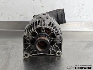 Gebruikte Dynamo BMW 3 serie Touring (E46/3) 320i 24V Prijs € 63,50 Margeregeling aangeboden door Auto- en demontagebedrijf Eindewege