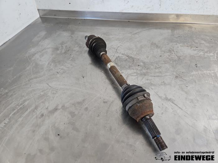 Gebruikte Steekas links-voor Ford EcoSport (JK8) 1.0 EcoBoost 12V 125 Prijs € 52,50 Margeregeling aangeboden door Auto- en demontagebedrijf Eindewege