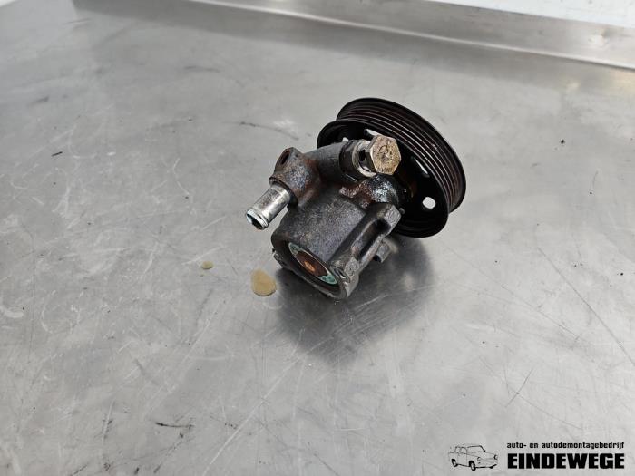 Gebruikte Servopomp Volkswagen Golf IV (1J1) 2.3 V5 GTI Prijs € 30,00 Margeregeling aangeboden door Auto- en demontagebedrijf Eindewege