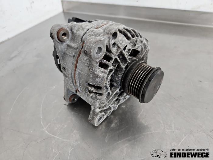 Gebruikte Dynamo Volkswagen Golf IV (1J1) 2.3 V5 GTI Prijs € 30,00 Margeregeling aangeboden door Auto- en demontagebedrijf Eindewege