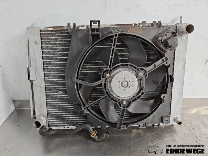 Gebruikte Radiateur Renault Modus/Grand Modus (JP) 1.2 16V TCE 100 Prijs € 35,00 Margeregeling aangeboden door Auto- en demontagebedrijf Eindewege