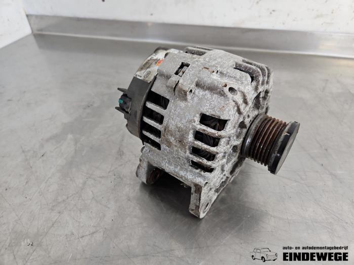 Gebruikte Dynamo Opel Movano Combi 2.2 DTI Prijs € 40,00 Margeregeling aangeboden door Auto- en demontagebedrijf Eindewege