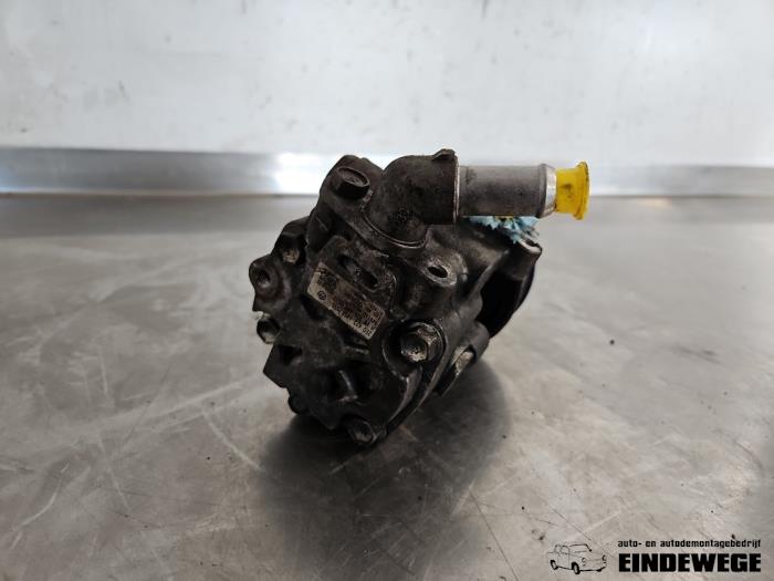 Gebruikte Servopomp Volkswagen Crafter 2.0 TDI 16V Prijs € 105,00 Margeregeling aangeboden door Auto- en demontagebedrijf Eindewege