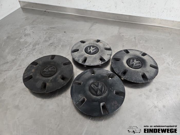 Gebruikte Wieldop set Volkswagen Crafter 2.5 TDI 30/32/35/46/50 Prijs € 25,00 Margeregeling aangeboden door Auto- en demontagebedrijf Eindewege