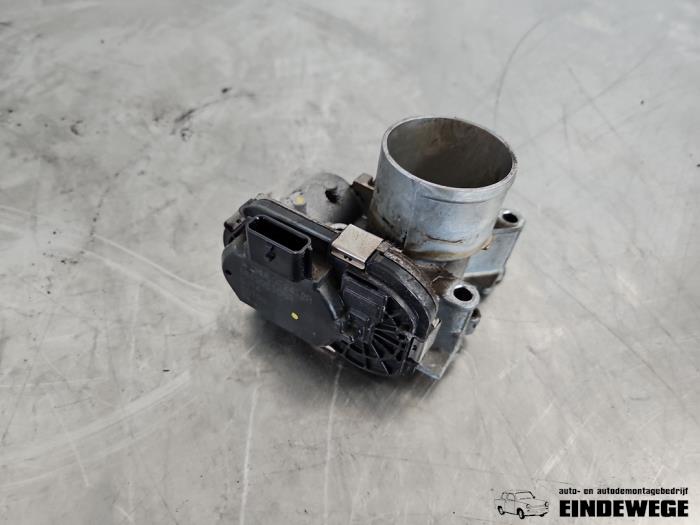 Gebruikte Gasklephuis Renault Twingo III (AH) 1.0 SCe 65 12V Prijs € 45,00 Margeregeling aangeboden door Auto- en demontagebedrijf Eindewege