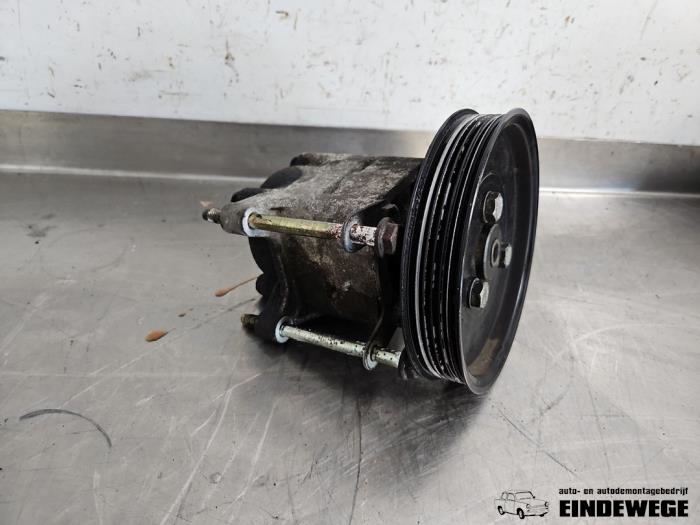 Gebruikte Servopomp BMW 3 serie (E46/4) 316i Prijs € 52,50 Margeregeling aangeboden door Auto- en demontagebedrijf Eindewege